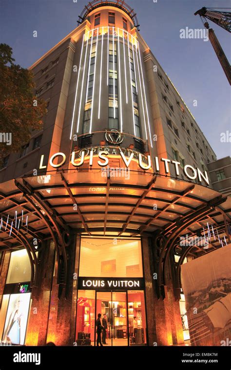 ho chi minh louis vuitton.